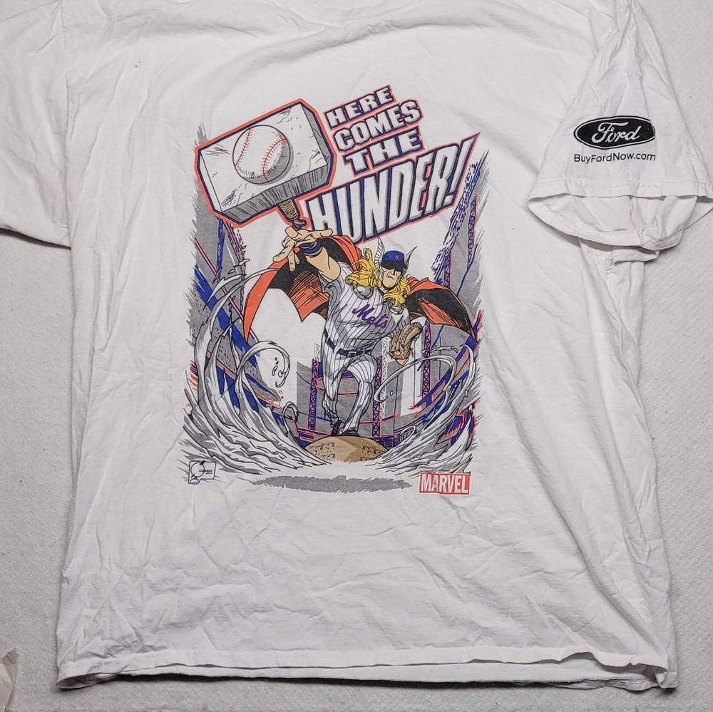 Marvel x mets tshirt adult large